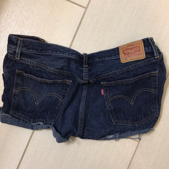 Levi Shorts - Picture 2 of 2